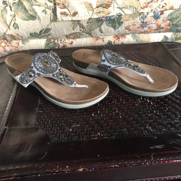 Shoes - Picture 3 of 7